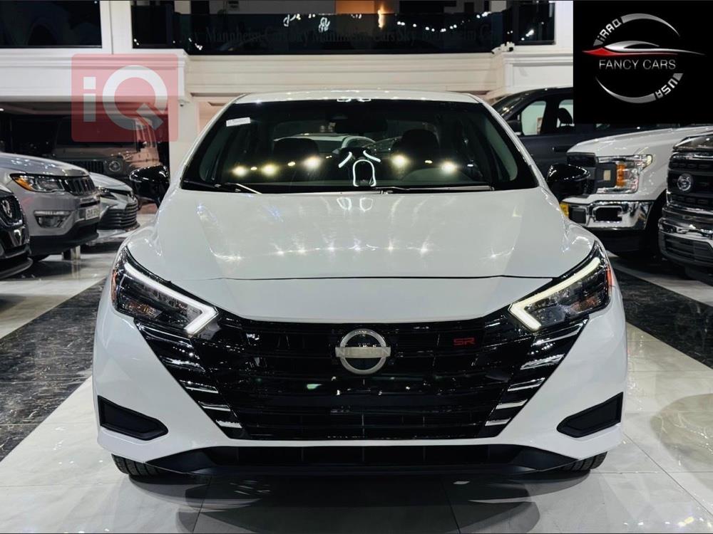 نيسان فيرسا